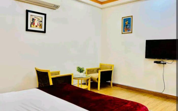 Hotel Awadh Inn