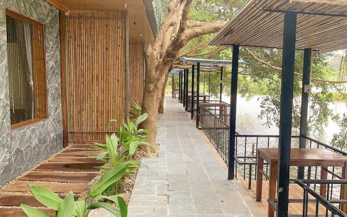Trang An River Mountain Ecolodge