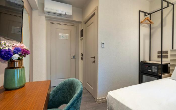 Smart and Simple Hotel Karakoy