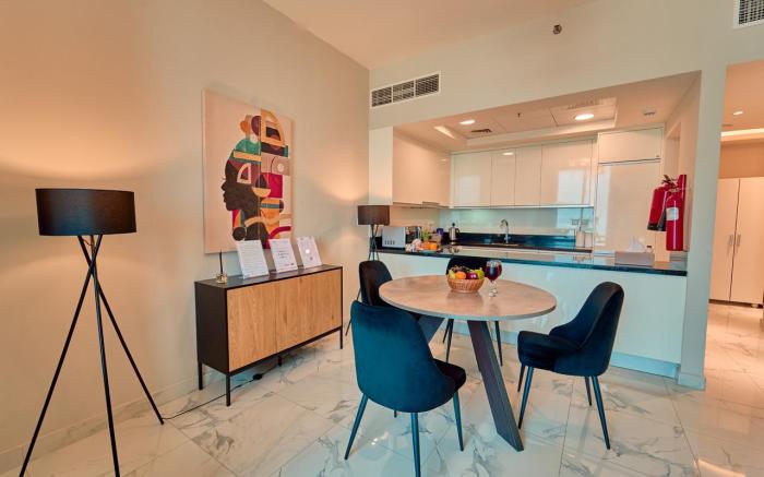 Luxury 1BR Near Burj Khalifa With City Views