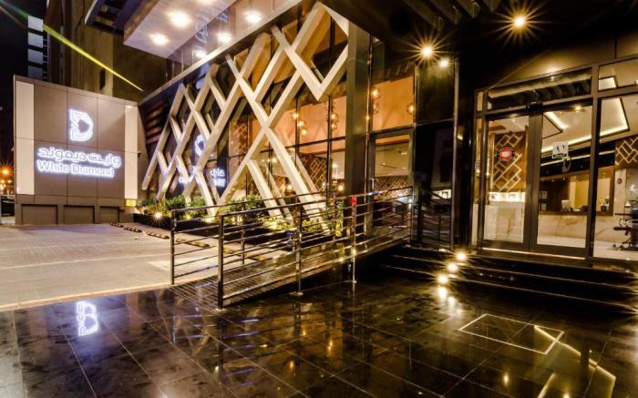 White Diamond Hotel Sari