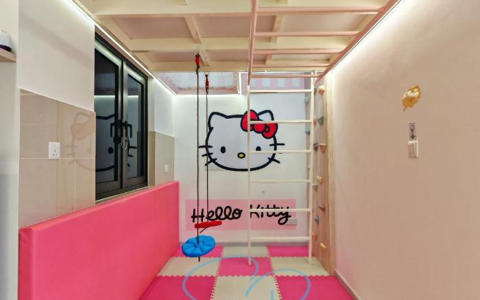 SR HOME- GRID Hello Kitty themed near Legoland