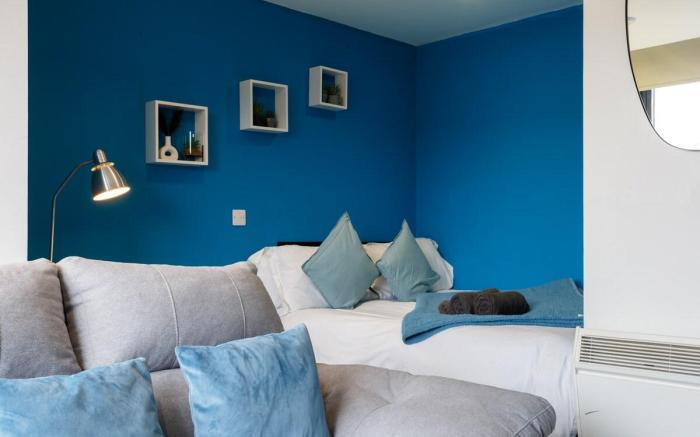 Cozy Chic Studio Apartment | Sheffield