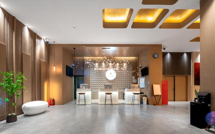 Rezen Aisheng Hotel Huainan Railway Station Trade Cultural Plaza