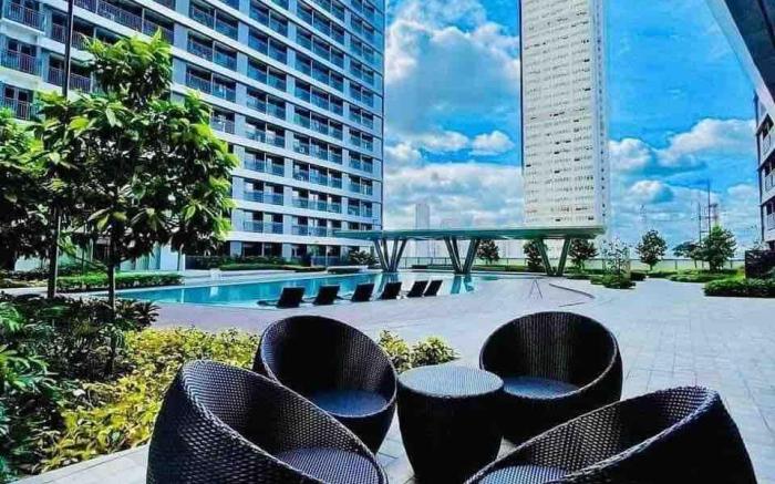 Fame  Residences EDSA Shaw MRT Fast wifi Smart TV