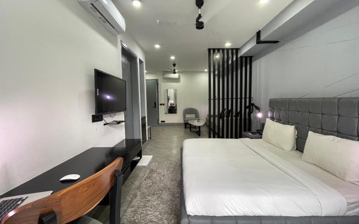 BedChambers Serviced Apartment, Huda City Metro