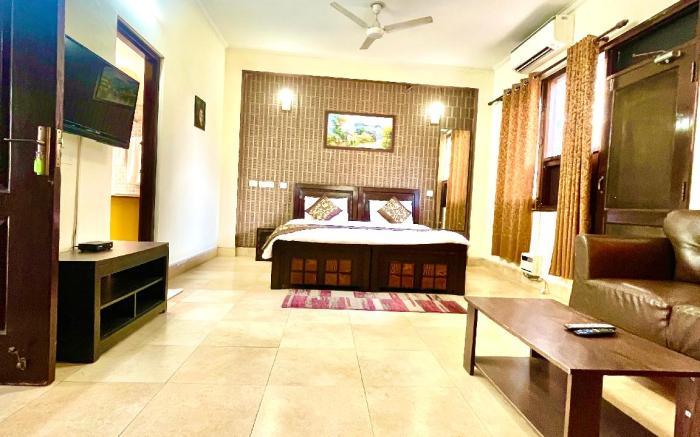 BedChambers Serviced Apartment, Huda City Metro