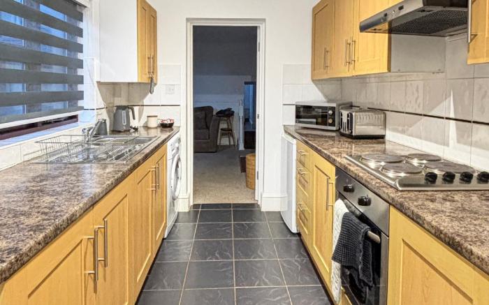 A2 Sleeps 4 - Modern Apartment - Central location 