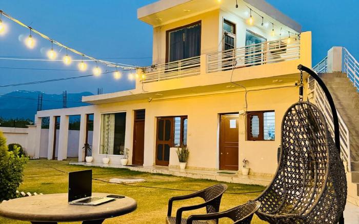 The Hillock-HillView  Villa with FirePit & Pool