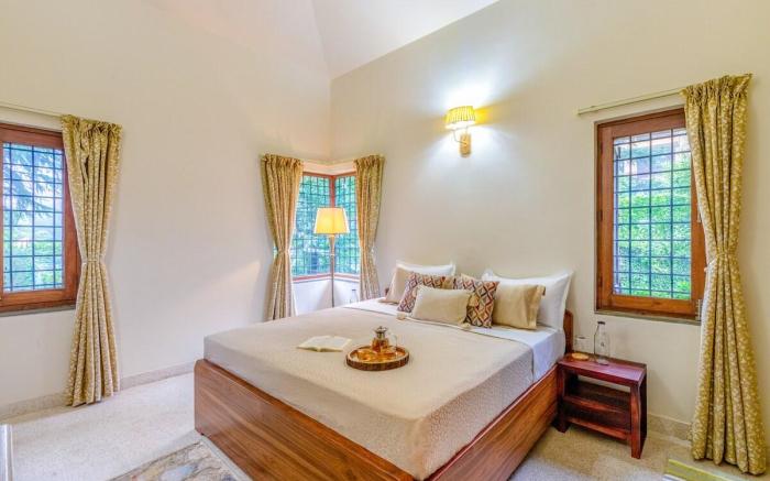 Alaya Stays 4 BHK With Garden & Lake View - Irayna