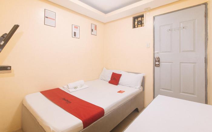 RedDoorz @ LYOTO Bed and Breakfast near NAIA 