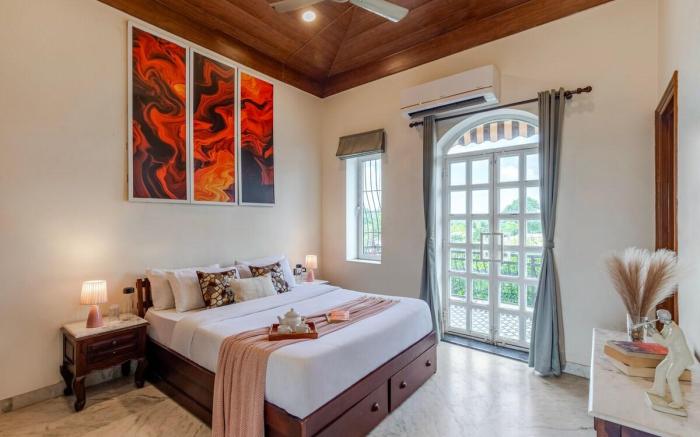 ELIVAAS 3 BHK with  Pool & Garden - Oakwood Villa