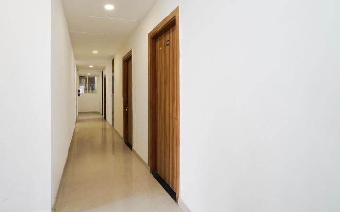 Super Hotel O Sky Suites Hotel Noida Sec 44 Near botanical Metro
