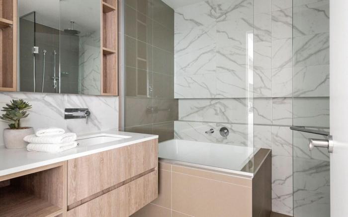 Chic 2BR Apt Opposite Southern Cross, City Views