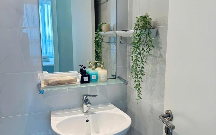 HHomes -2BR Nice View & Pool GYM at Masteri An Phu
