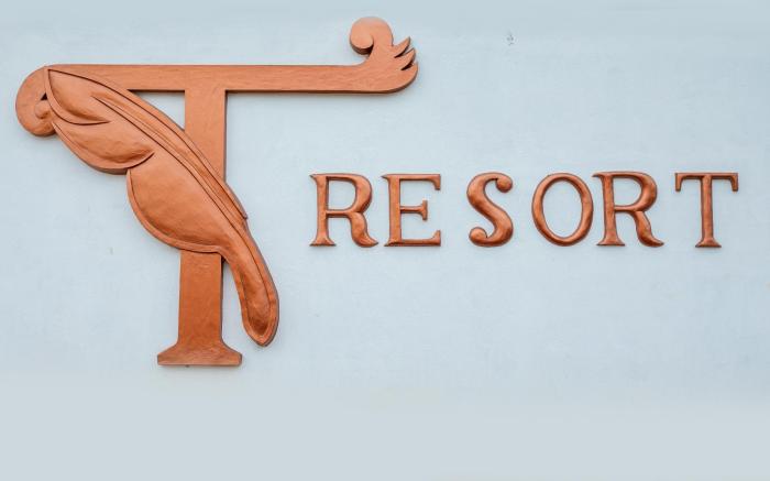 T Resort with Swimming Pool