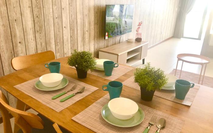 2BR Netflix Seaview Sunrise Balcony Family Cozy Hs