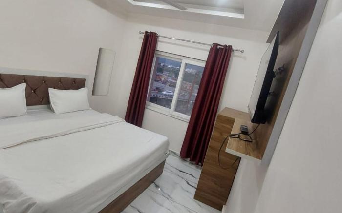 HOTEL BADRI   