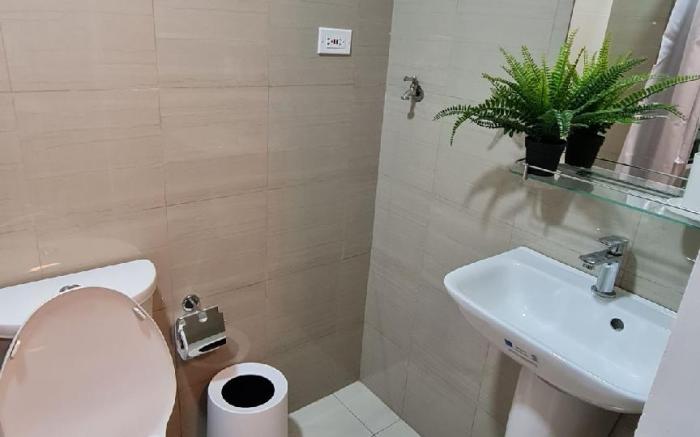 Mermaid Suite 1BR facing pool at Shore 2 Tower 3