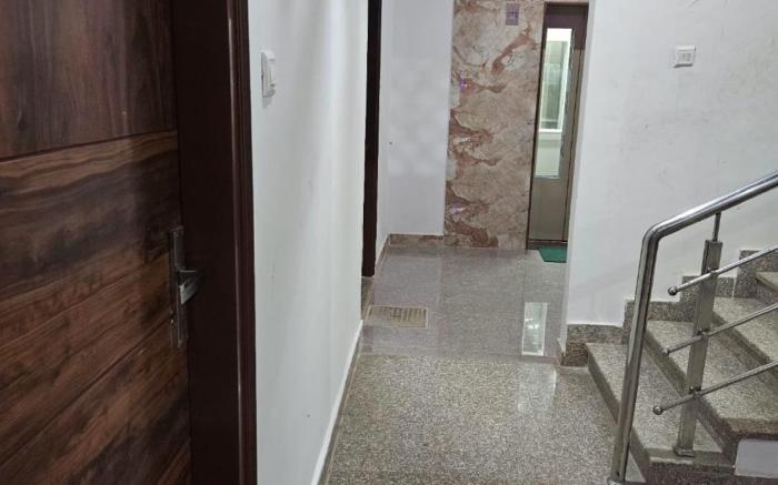 Goroomgo Medhya Grand Varanasi Indian Only Best location Near Shree Kashi Viswanath Temple and Ganga