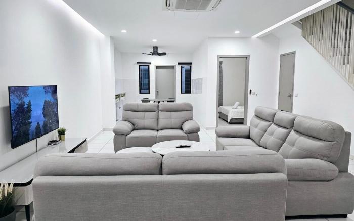 H+M Residence  IIII [3km] Setia City Convention