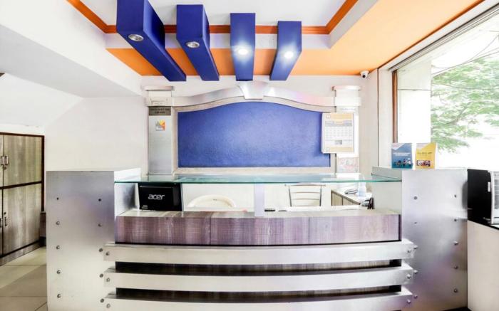 Pinky Hotel