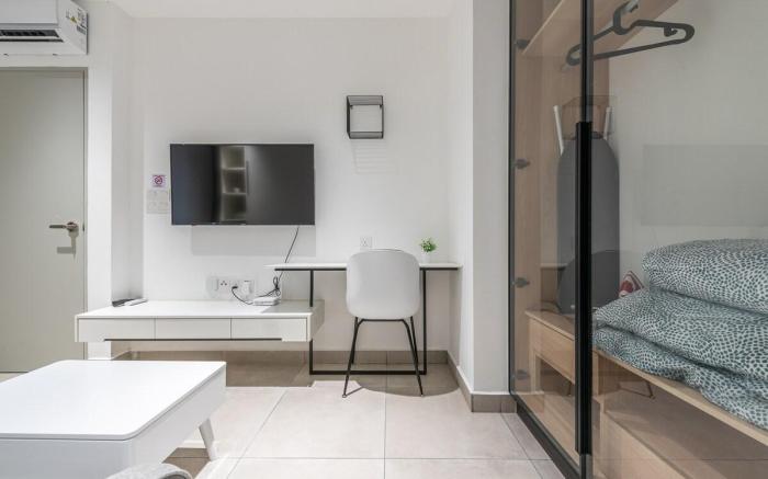 NEAR Subang Airport DK impian studio room 1-2pax