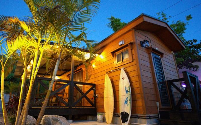 Tropical Frog Private log cabin in onna