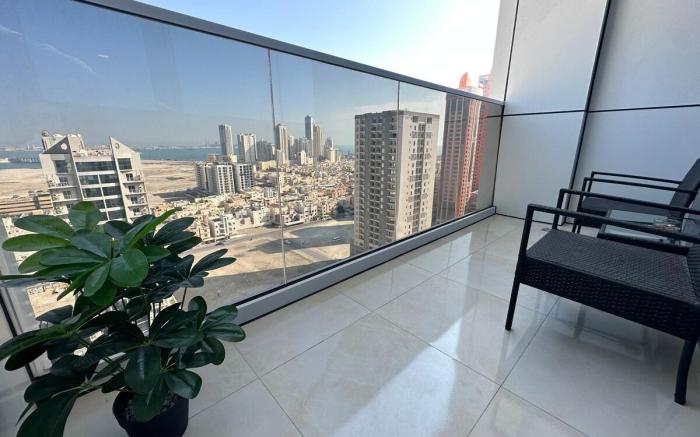 Goldish Apartment in Juffair, 1 Bed