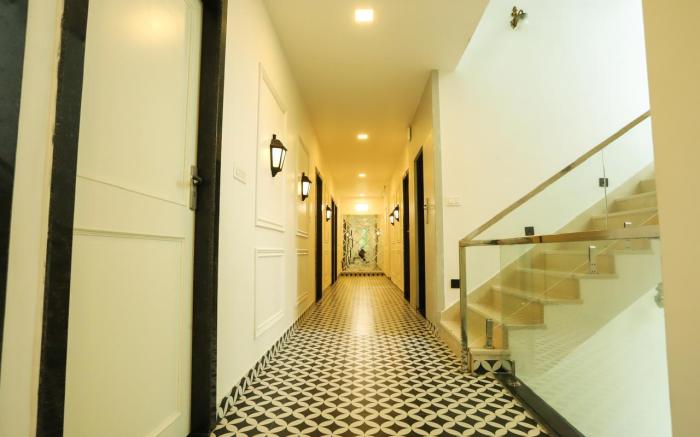 Hotel Indra Palace