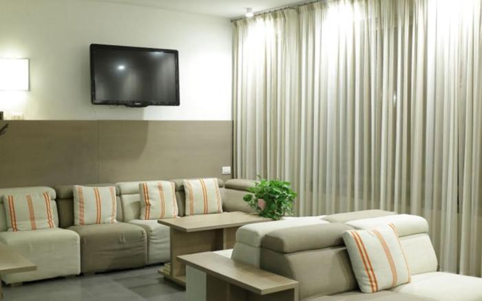 Fegina Palme Junior Suites