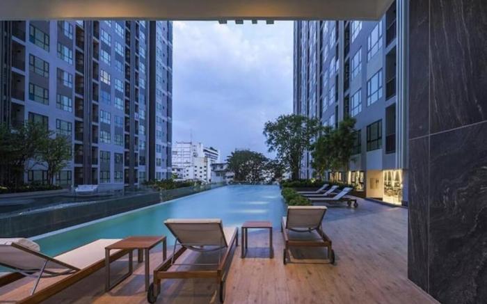 2 Bed Room  Excellent Location Best Infinity Pool
