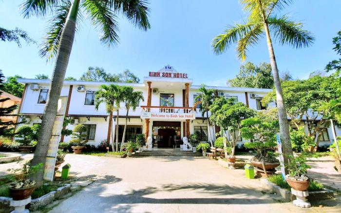 Bình Sơn Hotel