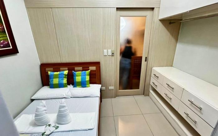 1 BR Cozy Facing Pool Makati