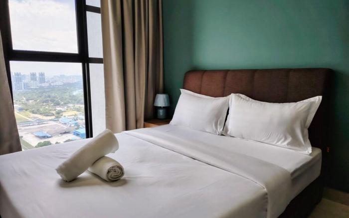 Trion KL @ Cozy Skyline Living Sleepy Owl