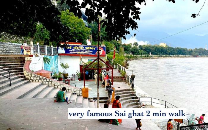 A radiant villa on Ganges with modern amenities