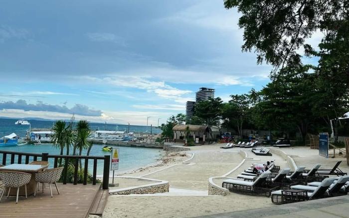 Family and Friends Condominium Resort Mactan 