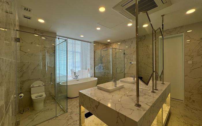 Penthouse @ Lavanya SeaView with Private SKY Pool 