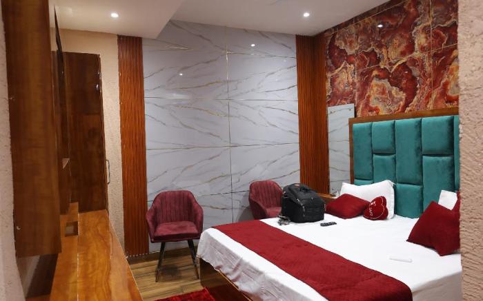 Hotel M2M , Narela