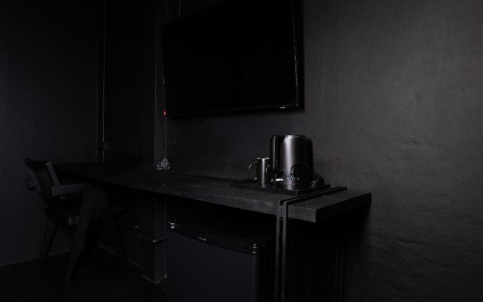 NIN • Sane Private Room