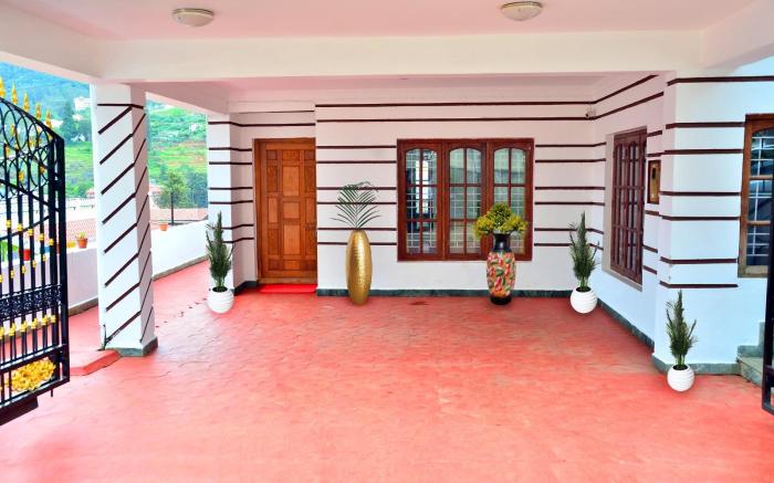 ELK HILL PALACE