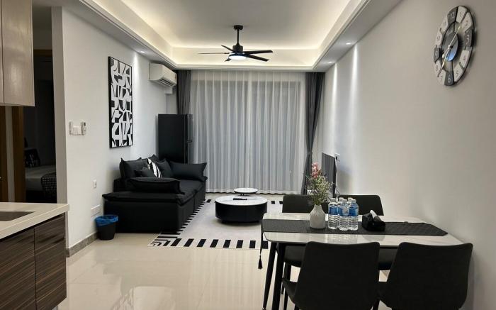 R&F Comfortable 2R1B Homestay By Wan Li