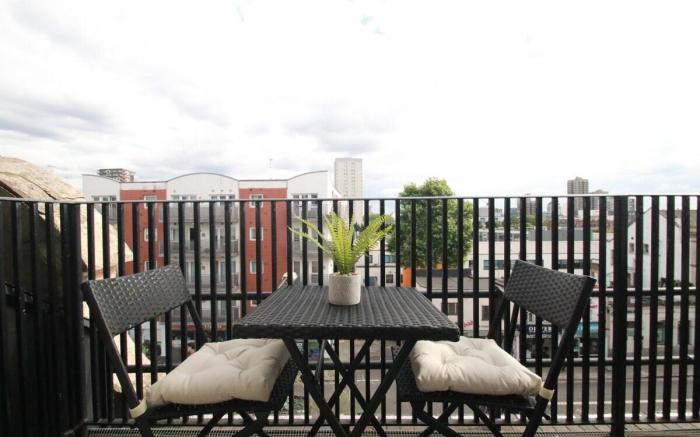 FT6 Aldgate Apartments