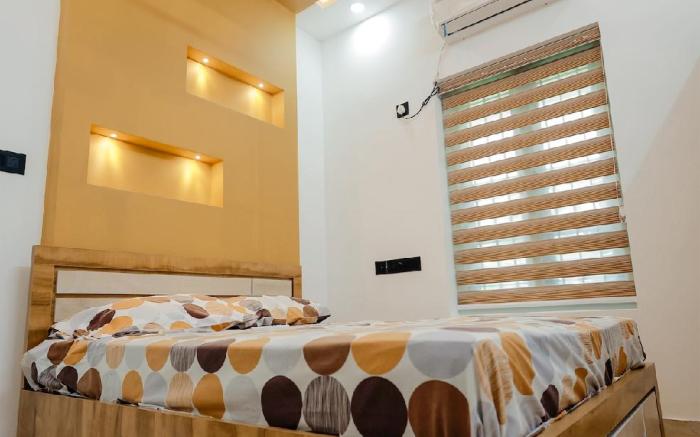 Fully furnished A/C 2BHK Flats-4