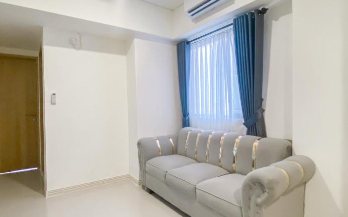 Relaxing Cozy Living 2BR Meikarta Apt By Travelio