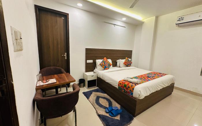 Hotel S R Palace Delhi Airport  BY Urban Luxury