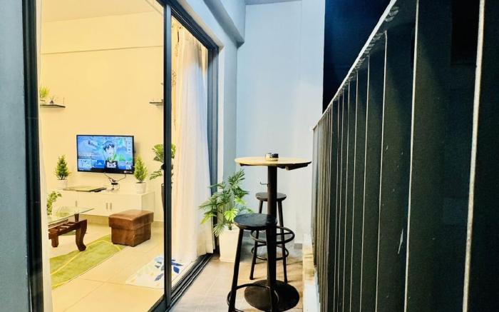 Masteri near Landmark81 pool, River & pool view,