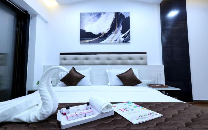 Spacious Villa Stay – BBQ, Gym  & Green Garden