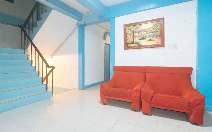 RedDoorz @ La Maria Pension and Tourist Inn