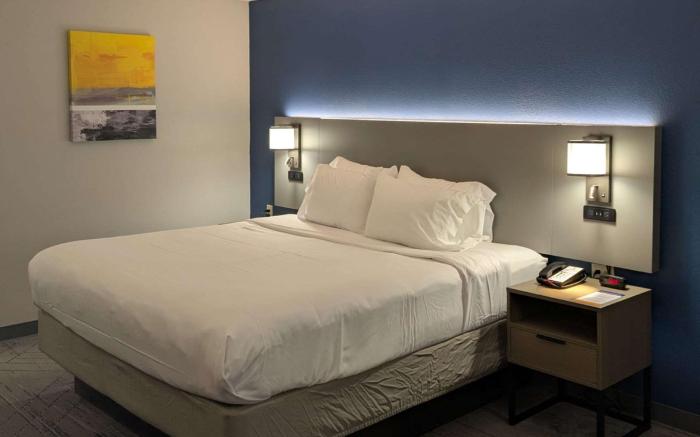 Comfort Inn & Suites Sharonville - Cincinnati North